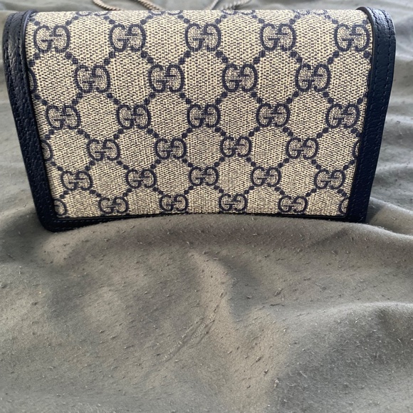 Authentic Gucci purse - Picture 4 of 6